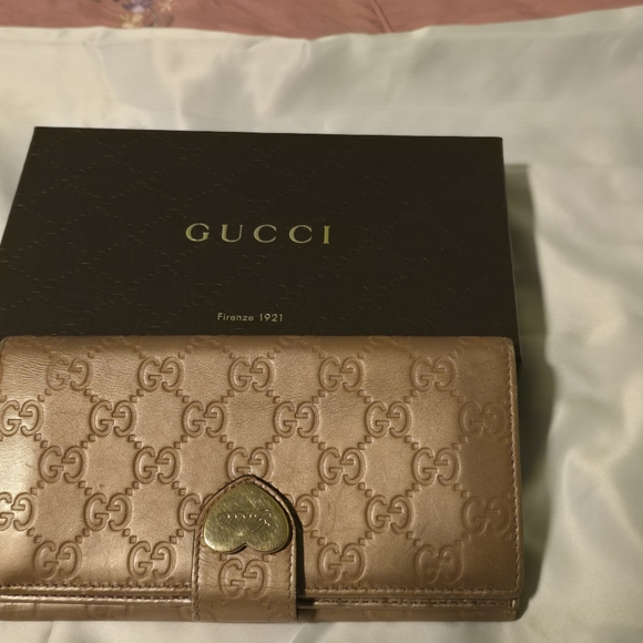 EUC Gucci Golden Guccissima Trifold Wallet in Box - Picture 5 of 11